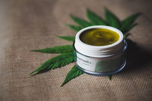 Comment utiliser le baume au CBD pour soulager les douleurs musculaires?